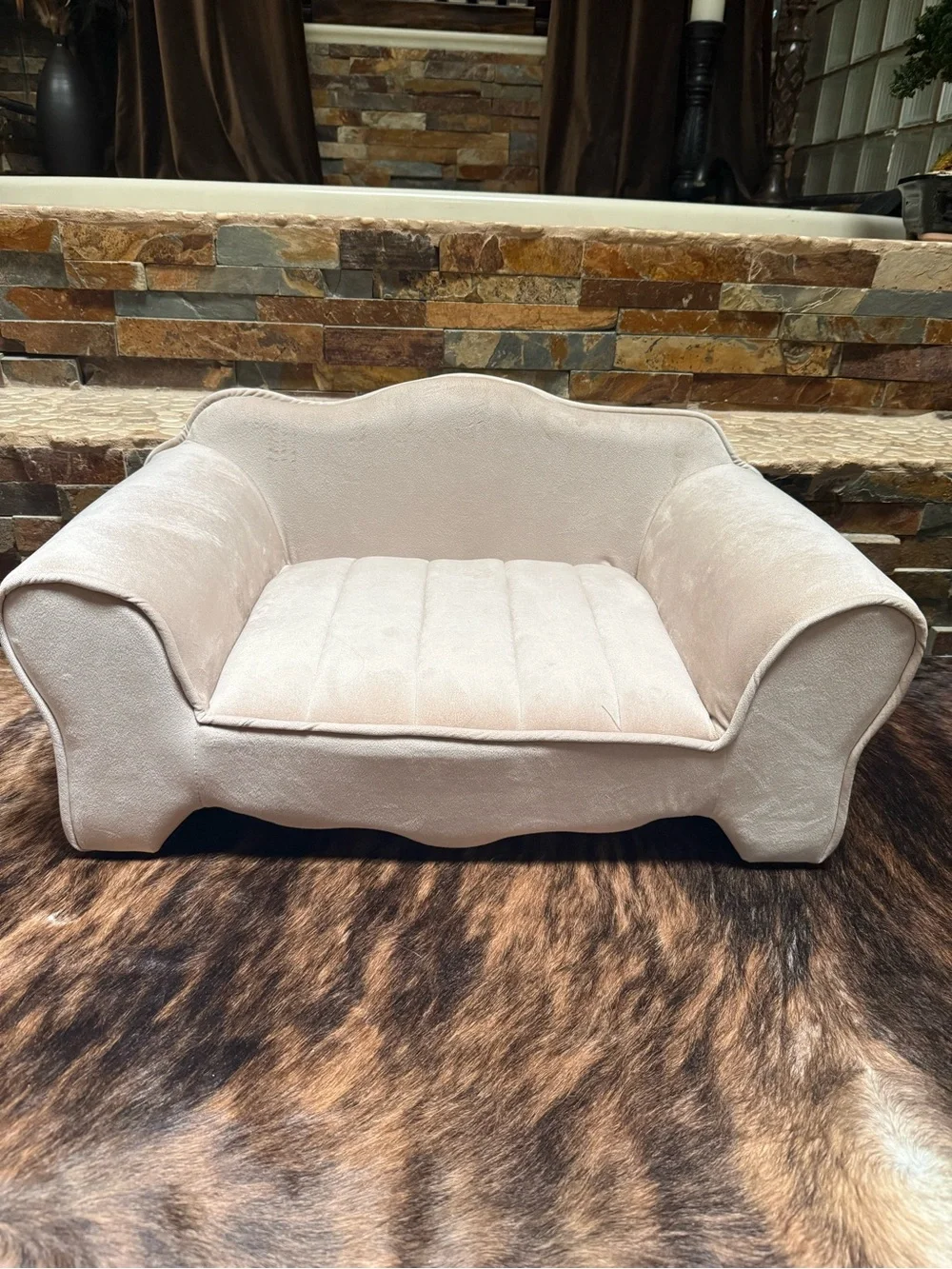 Stunning velvet cream pet sofa armchair bed Yorkie Pom /custom